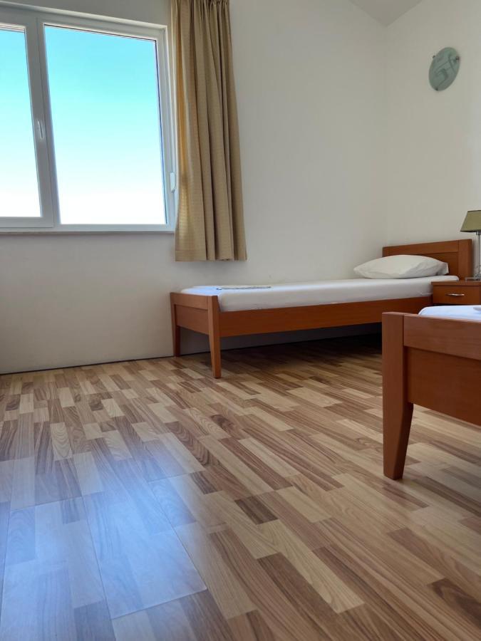 Apartments Angela Cesarica Εξωτερικό φωτογραφία